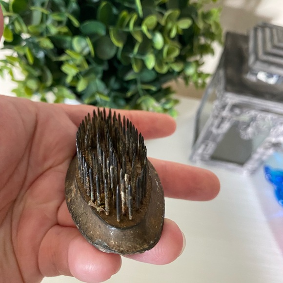 Vintage heavy Oval Cast Metal Spike Flower Frog Display 3 1/8" x 1 7/8" - Picture 6 of 6